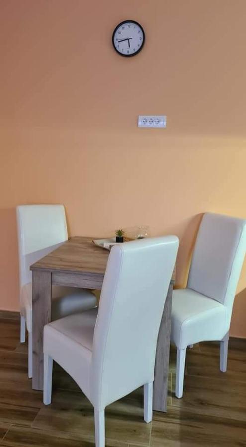 Ales Apartman Sombor Eksteriør billede